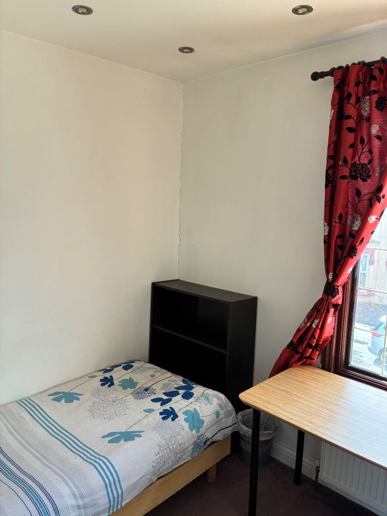 Spacious  Single Room to Rent – Manor Park (E12) – All Bills Included – Single Occupancy Only