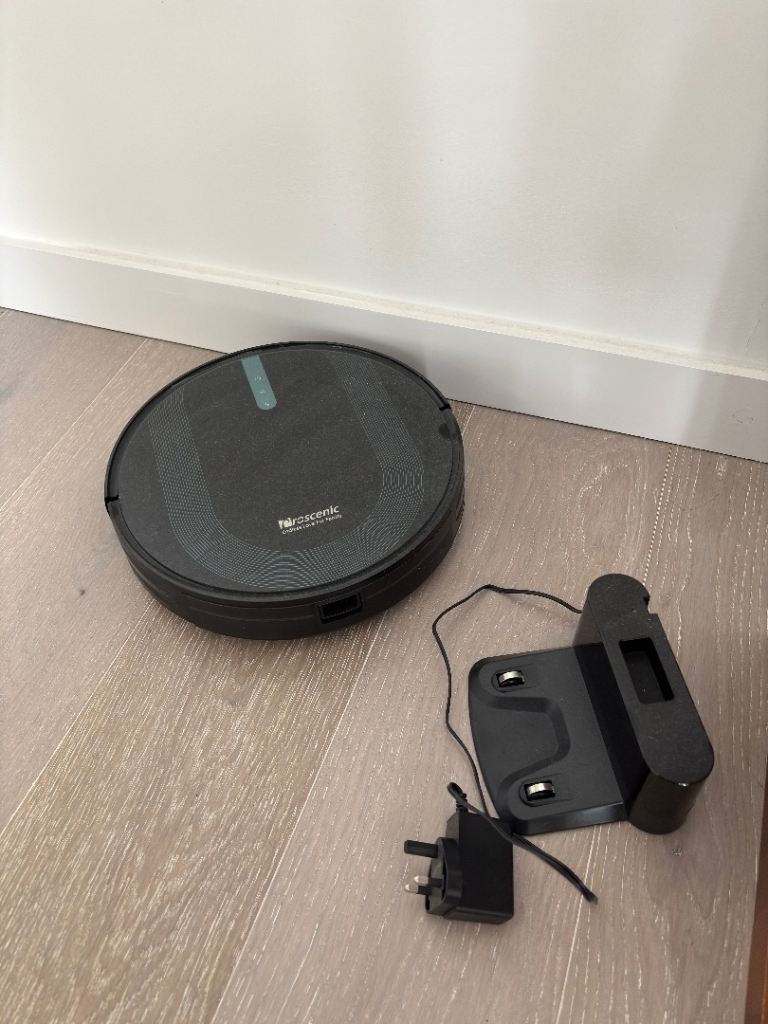 Proscenic robot vacuum cleaner 850T with mop and accessories