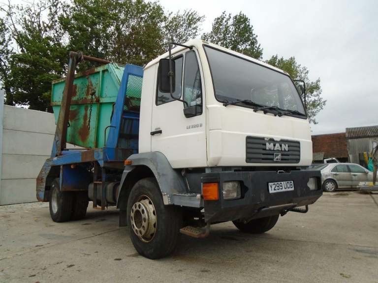 ***BREAKING *** MAN LE 220 Telehoist skip unit 