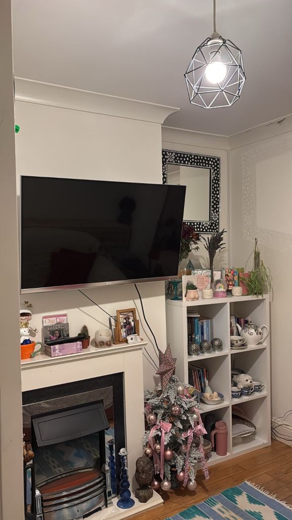 Spacious room in Brighton center 