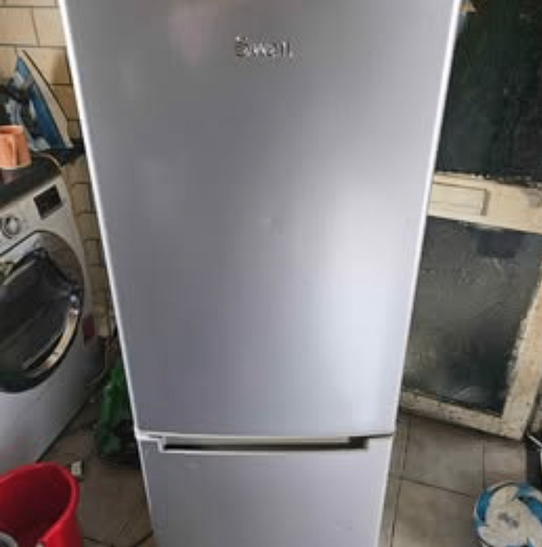 swan fridge freezer