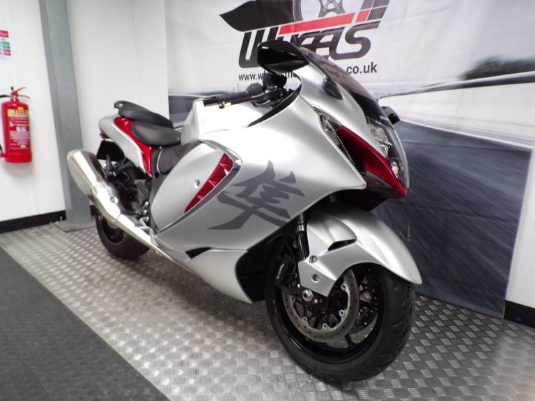 2021 SUZUKI GSX1300R HAYABUSA - 4001 MILES ONLY
