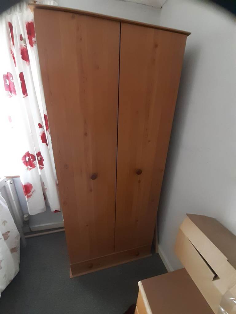 Single wood wardrobe 