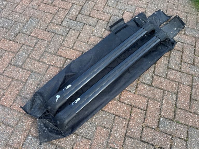 Landrover Discovery 3/4 roof bars - black