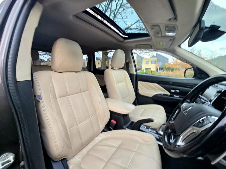 2018 Mitsubishi Outlander 2.0 PLUG-IN HYBRID 1YEAR MOT HPI CLEAR NEWLY SERVICED 3 MONTHS WARRANTY...