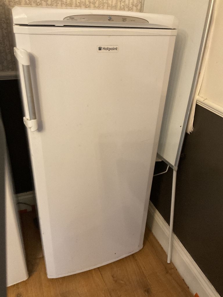 HOTPOINT 6 DRAWER UPRIGHT FREEZER