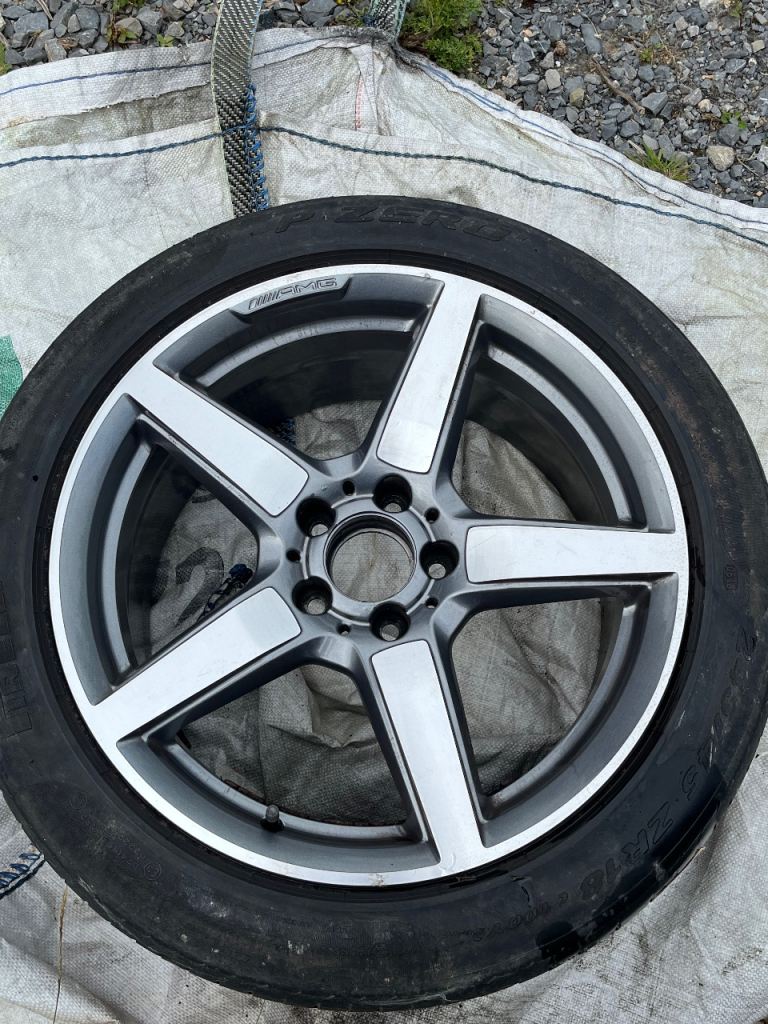 Mercedes AMG 18” alloy wheel 