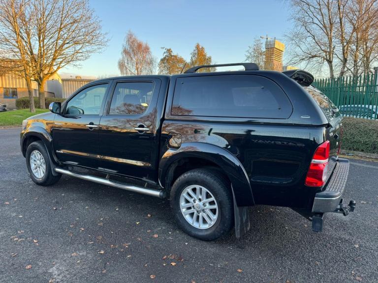 2015 Toyota Hilux Invincible D/Cab Pick Up 3.0 D-4D 4WD 171 Auto PICK UP DIESEL Automatic