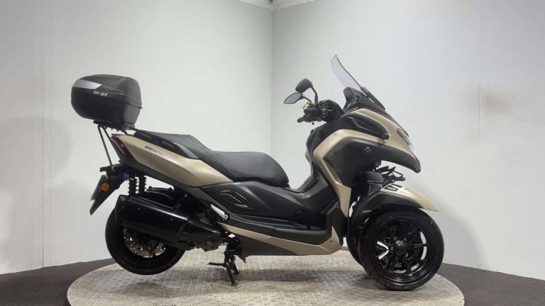 Yamaha Tricity 300 2024 ONLY 443 MILES!! 3 WHEELER TRIKE RIDE ON A CAR LICENCE 3