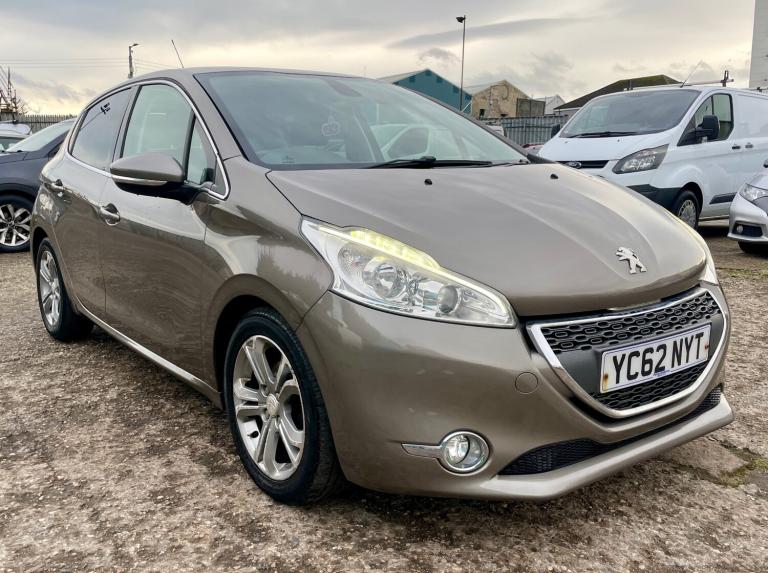 2012 Peugeot 208 1.2 VTi Allure 5dr HATCHBACK Petrol Manual