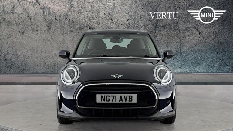 2021 MINI Hatch 1.5 Cooper Classic 5dr Auto [Comfort/Nav Pack] Petrol Hatchback Hatchback Petrol ...