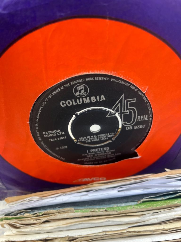 Job lot 7” records round 300