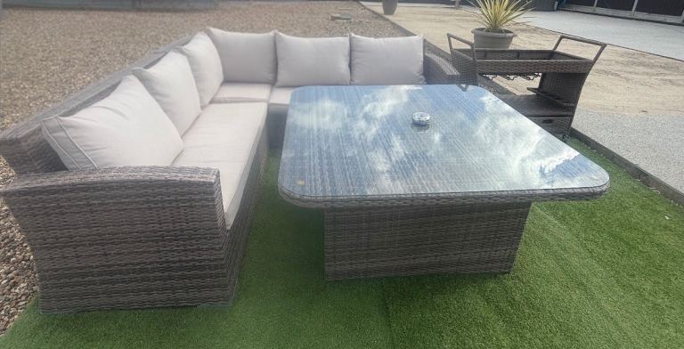 Outdoor table and seating set with matching trolly 