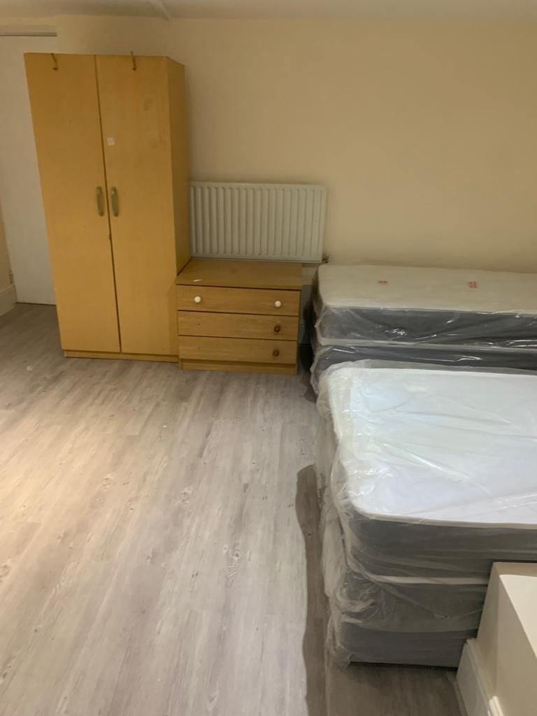 Double Extra Large Room for Rent Norbury 