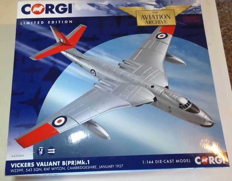 Corgi Vickers Valiant B (PR) Mk1 New boxed 1/144