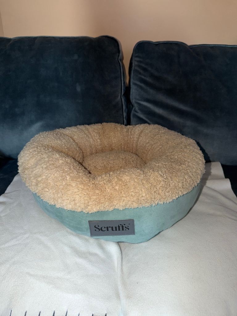 Scruffs Pet Bed Small - Brand New 