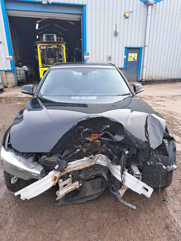 BMW 320D XDRIVE SE PRE LCI F30 F31 BREAKING PARTS SUSPENSION DOOR MIRROR DASHBOARD HEAD UNIT