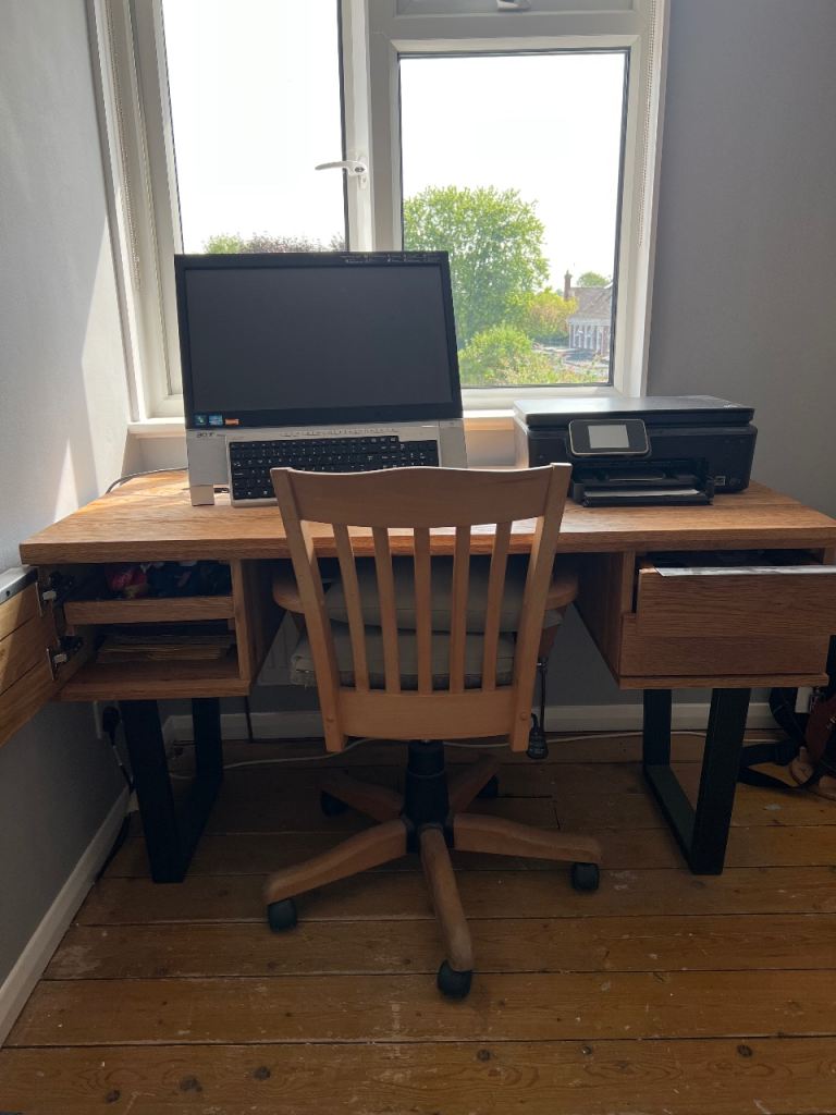 Solid Wood Office Desk with Storage – Excellent Condition