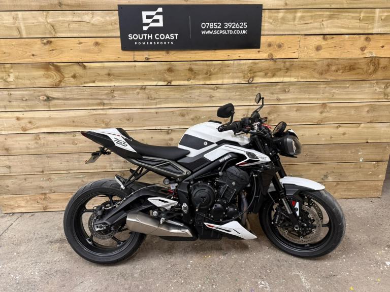 TRIUMPH STREET TRIPLE 765 R 2024 LOW MILES VERY CLEAN BIKE
