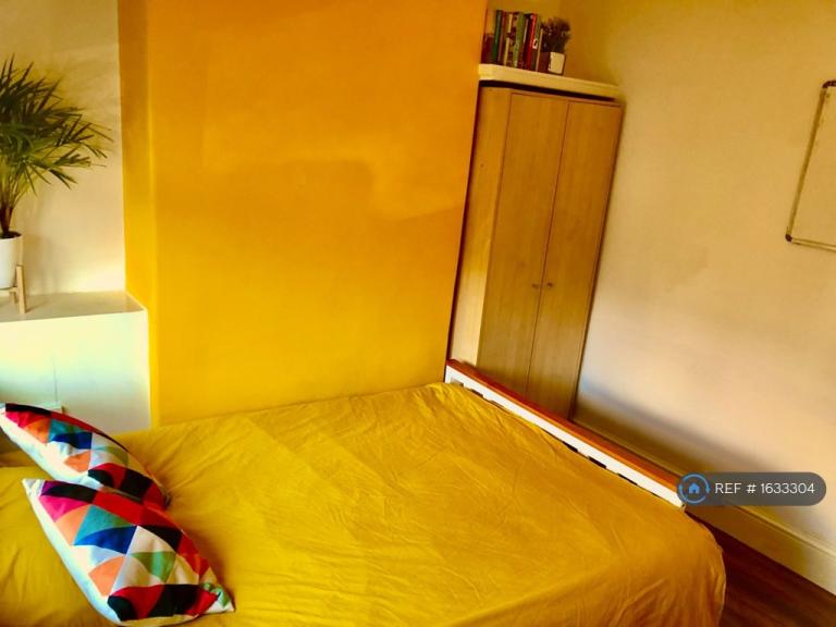 1 bedroom in Queen Anne St, Stoke-On-Trent, ST4 (#1633304)