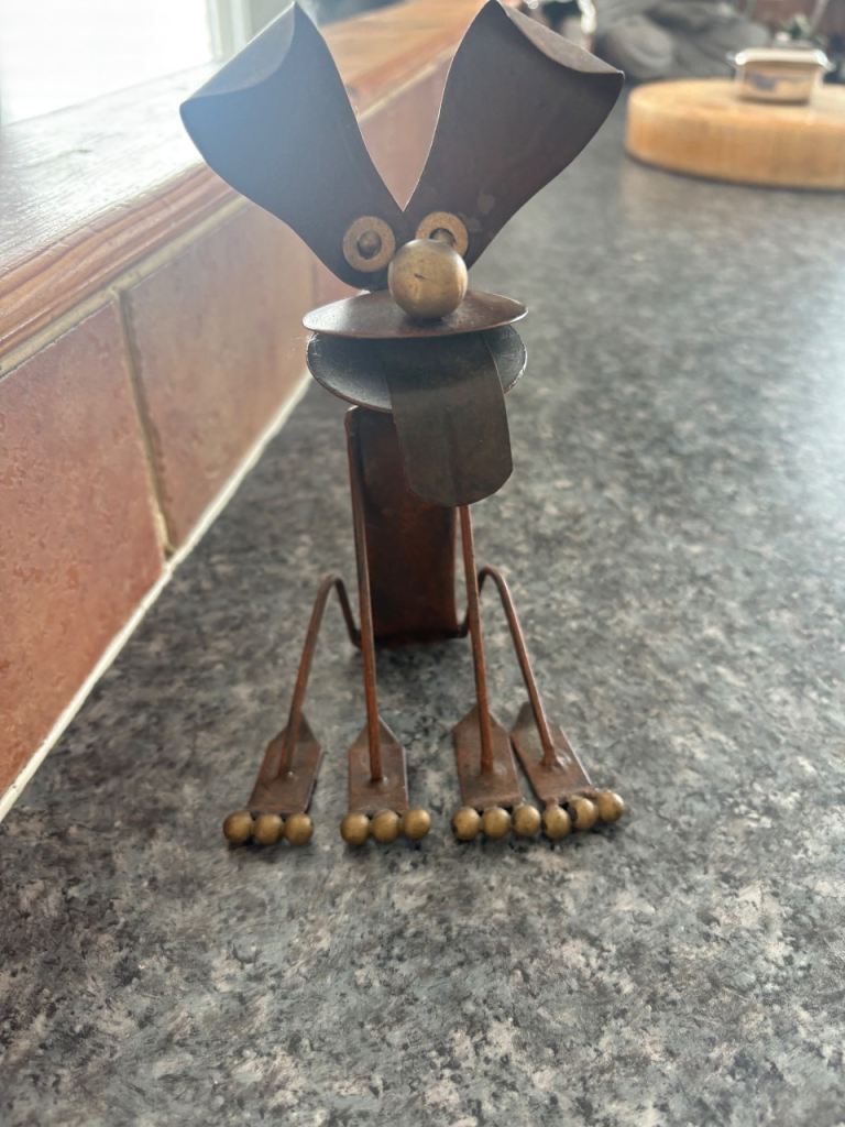 Rustic Metal Dog Figurine – Decorative Ornament