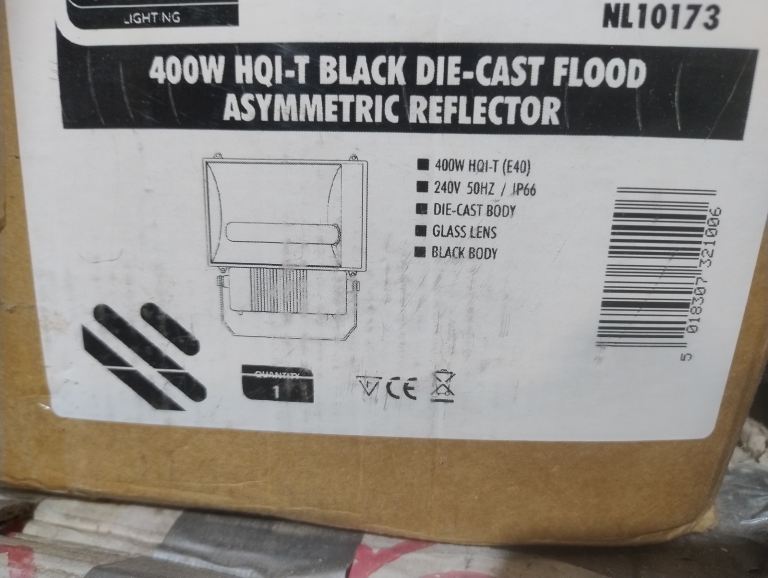 5 FLOOD LIGHTS 