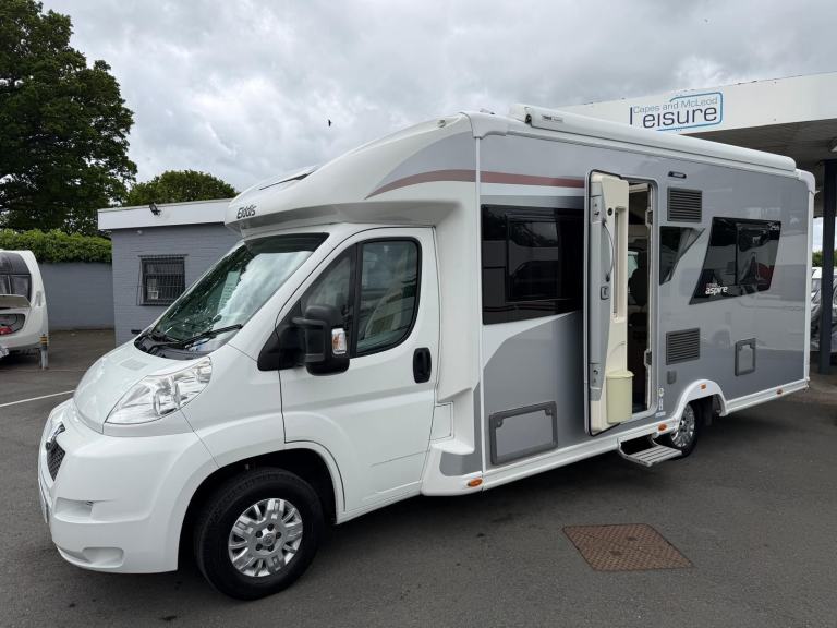 ELDDIS ASPIRE 255, FIXED BED, TALL FRIDGE, STUNNING CONDITION