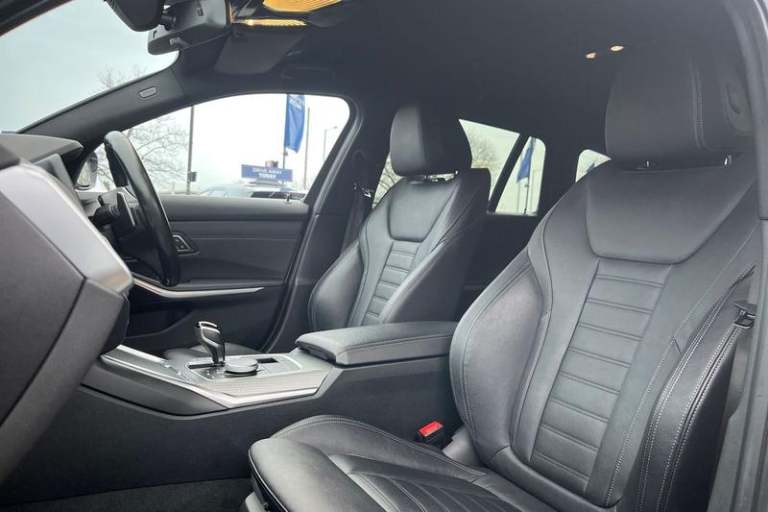 2021 BMW 3 Series 320i M Sport 5dr Step Auto ** Rear Parking Camera - Heated Seats ** Semi-Au Est...