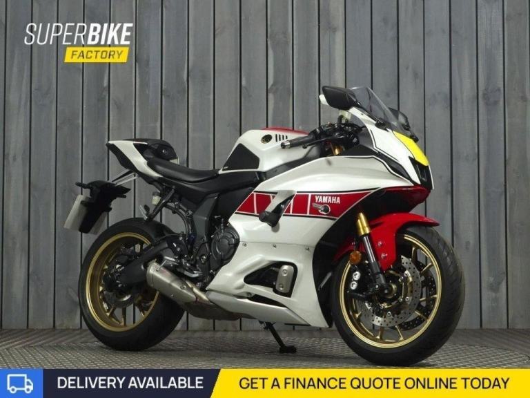 2022 22 YAMAHA R7