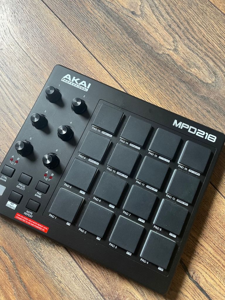 Akai Professional MPD218 - USB MIDI Pad Controller