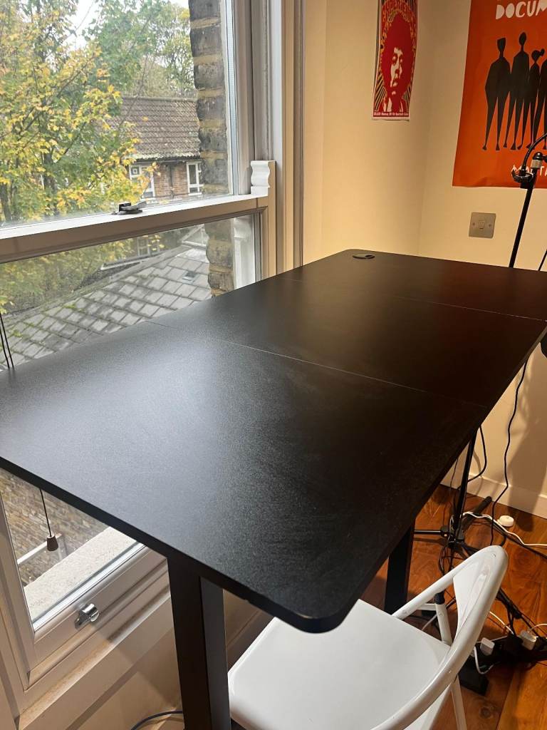 image for  Mallus Electric Height Adjustable Standing Desk — Brand New