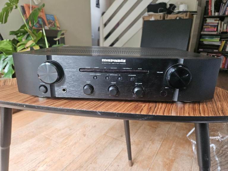 Marantz PM5004 Integrated Stereo Amplifier Black + Original Remote Fully Working