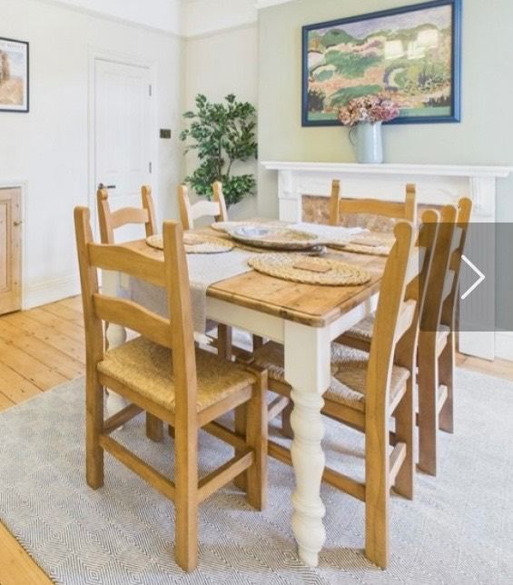 Dining table & 6 wicker chairs