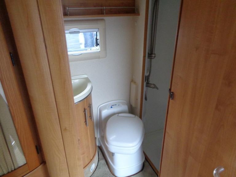 Auto-Trail Cheyenne 630LB Low-Line 2 Berth Fiat Ducato DIESEL MANUAL 2008/57