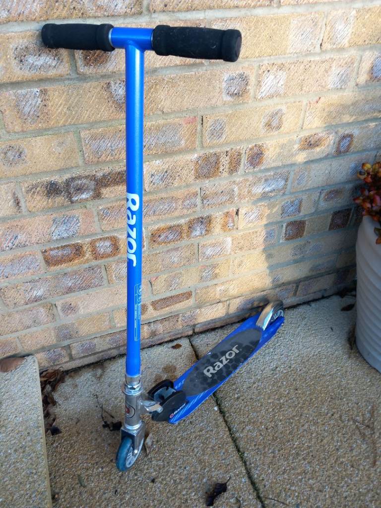 Razer Foldable Kick Scooter