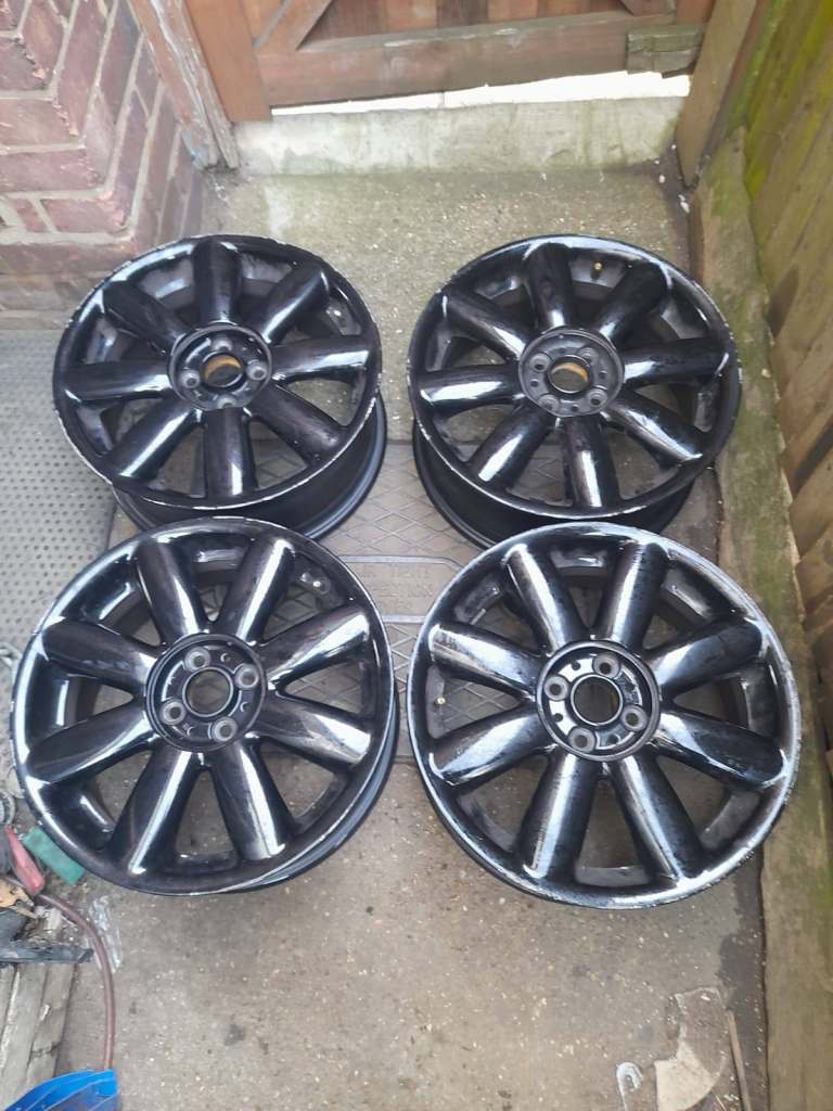 Set of Mini R56 Alloy Wheels 17 Inch in West London Area