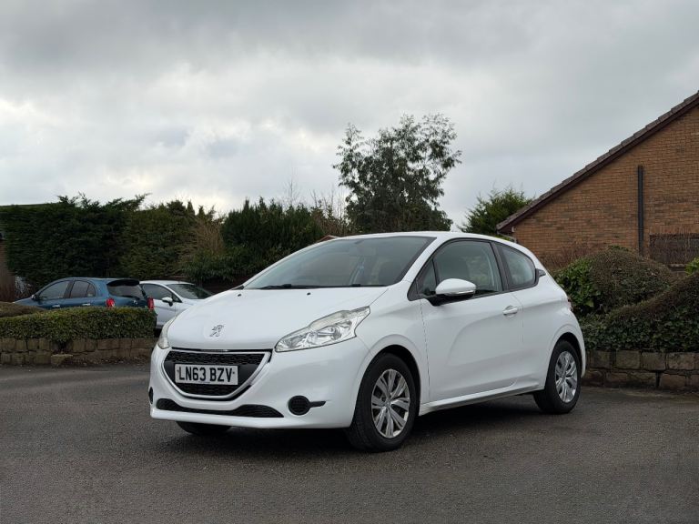 Peugeot, 208, Hatchback, 2014, Manual, 999 (cc), 3 doors