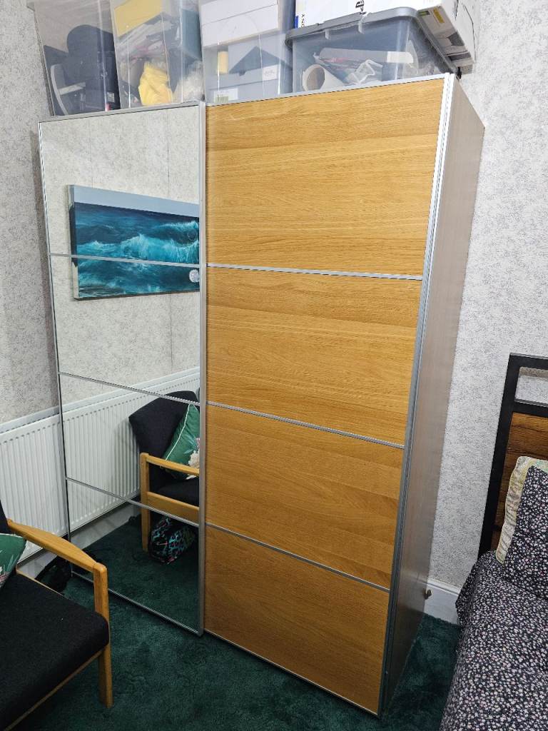 Wooden Wardrobe with Mirrored Sliding Doors – Good Condition