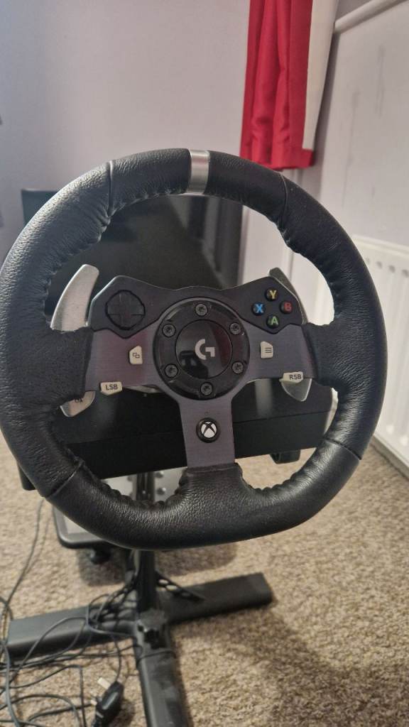 Logitech G920 wheel and pedals with Playseat active racing seat