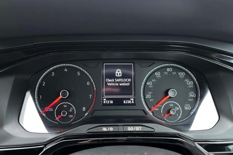 2021 Volkswagen Polo 1.0 EVO 80 Beats 5dr - APPLE CAR PLAY, FULLY SERVICED, LOW INSURANCE Manual ...