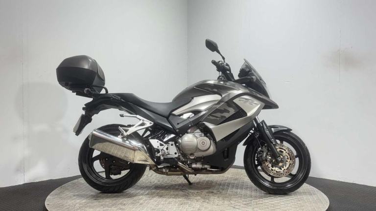 Honda VFR 2014 ONLY 28K NEW MOT CLEAN ADVENTURE TOURER BIKE 800CC
