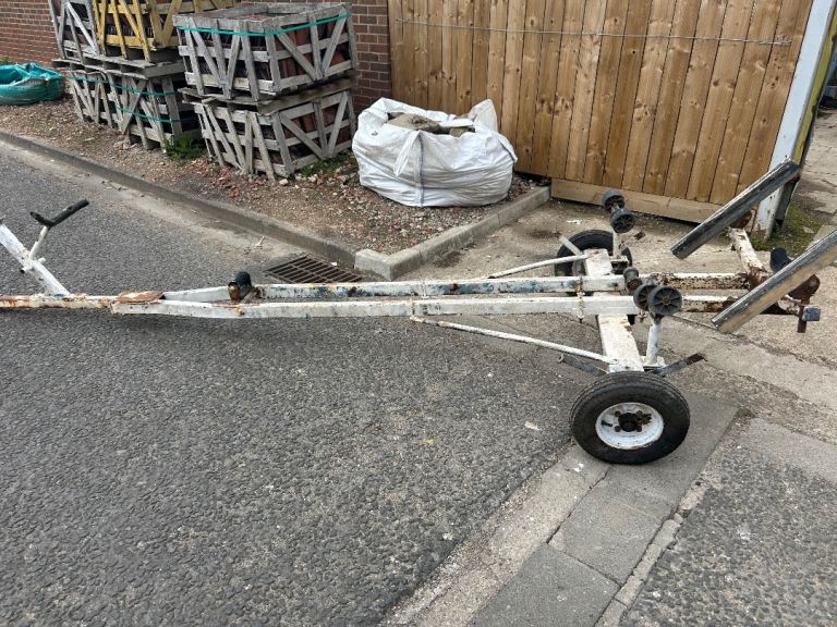 Boat trailer 