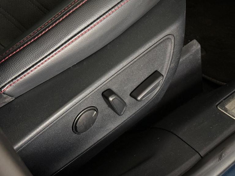 2021 Ford Kuga 2.5 EcoBoost Duratec 14.4kWh ST-Line CVT Euro 6 (s/s) 5dr HATCHBACK Petrol/Electri...