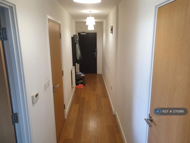 1 bedroom flat in Iona Tower, London, E14 (1 bed) (#2715861)