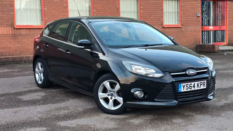 FORD FOCUS 1.0 t ECOBOOST ZETEC 64 REG 95k SERVICED WITH NEW FRONT BRAKES WET-BELT REPLACED NEW MOT!