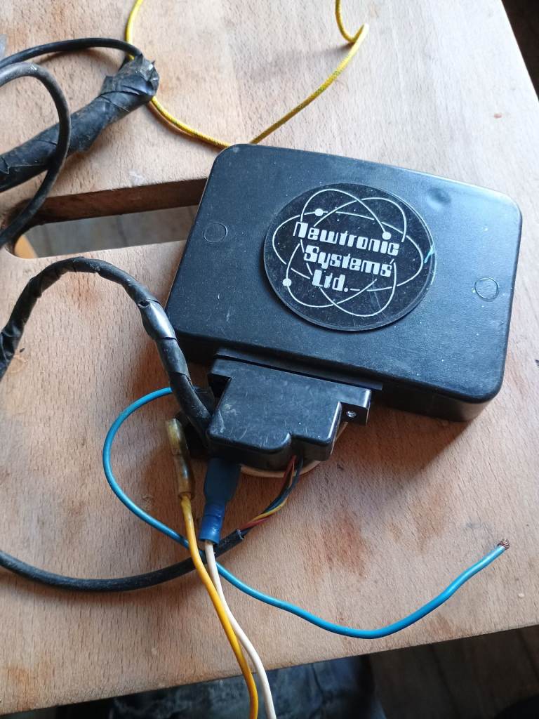 Triumph seven electronic ignition for a V8