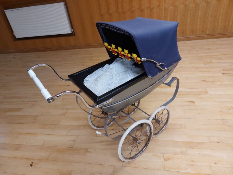 Girls silver cross pram
