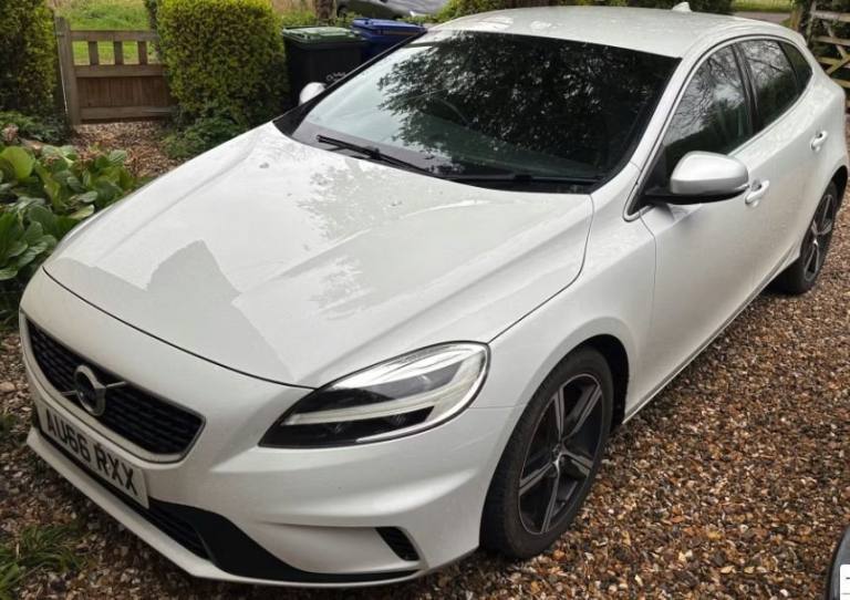 2016 Volvo V40 2.0 T2 R-Design Hatchback 5dr Petrol Manual Euro 6 (s/s) (122 ps) Hatchback Petrol...