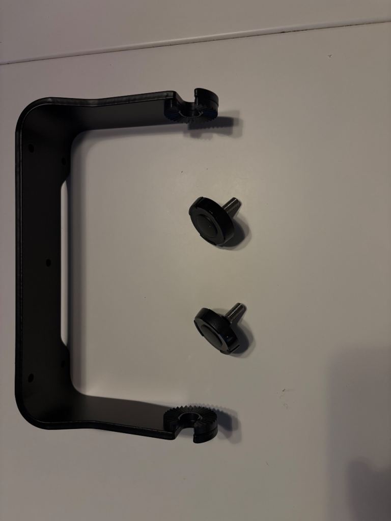 2 brackets -Axiom & Icom