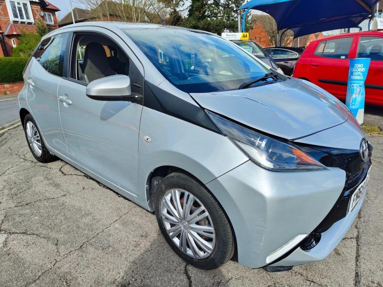 2016 Toyota AYGO 1.0 VVT-i x-play x-shift Euro 6 5dr HATCHBACK Petrol Automatic